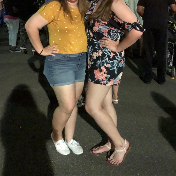 Floral Romper - Picture 3 of 3